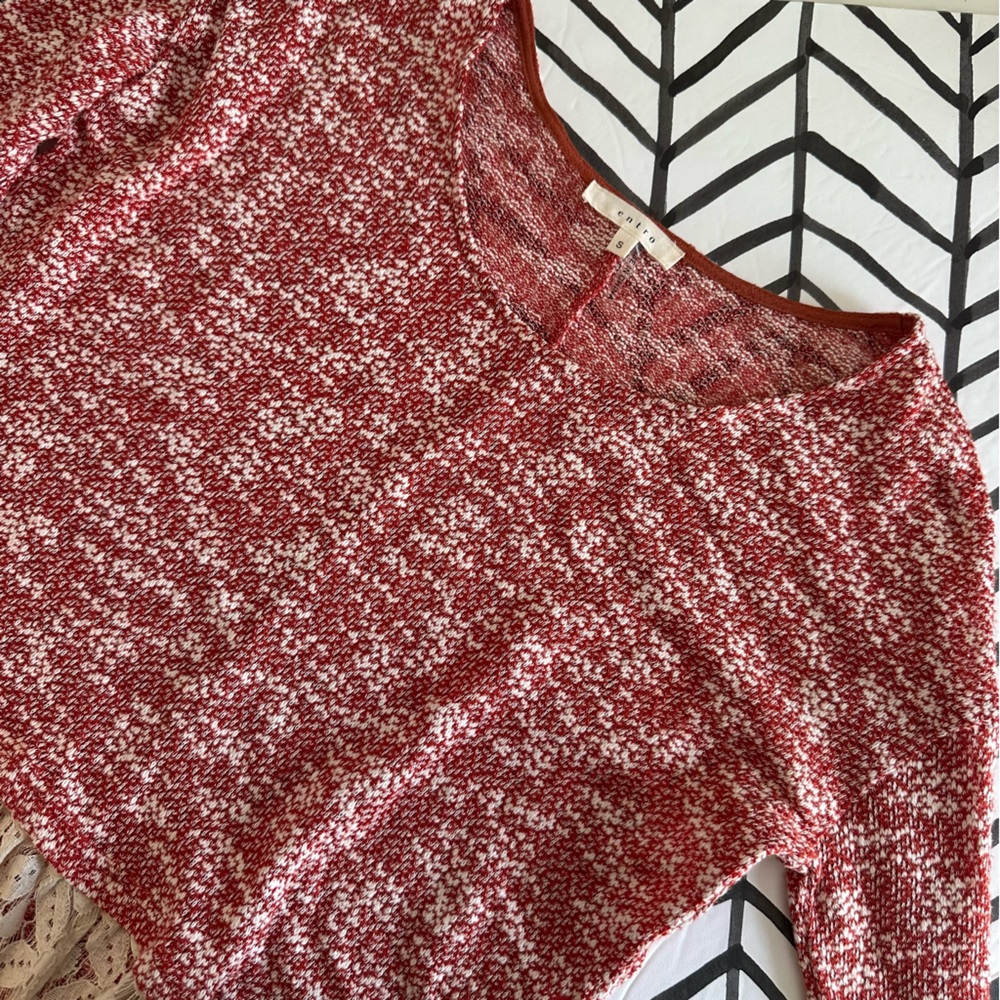 Dry Goods Entro Size S Long Sleeve Crochet Look Lace Bottom Hem Top